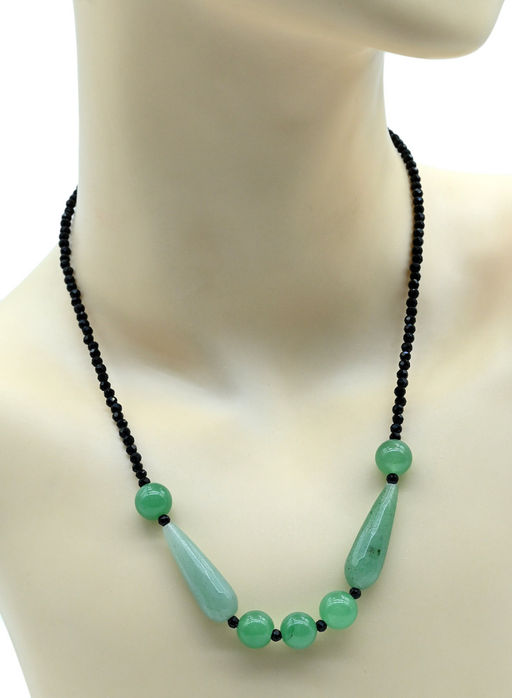 Колье с нефритом искусственным и цирконом шарик гр.3мм, 48см