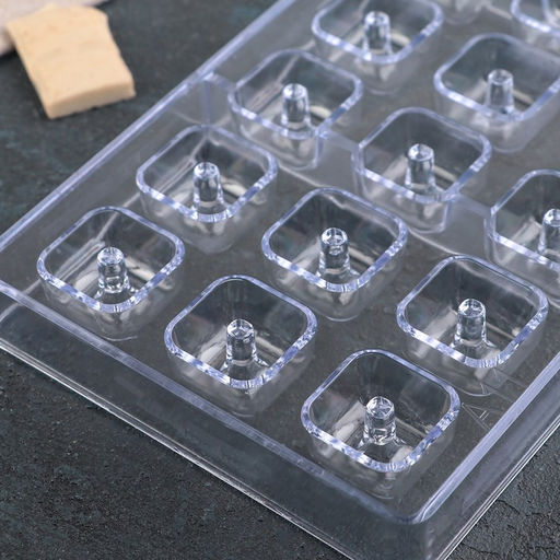 Форма для шоколада и конфет KONFINETTA Пончик в форме квадрата, 33?16,2 см, 21 ячейка, ячейка 2,6?2,6 см  фото 3