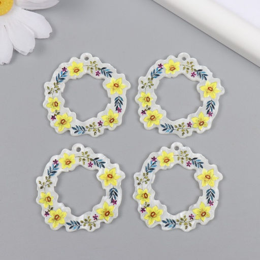 Цена за 4 шт. Декор для творчества акрил Веночек с жёлтыми цветами, 0.2?3.9?3.9 см