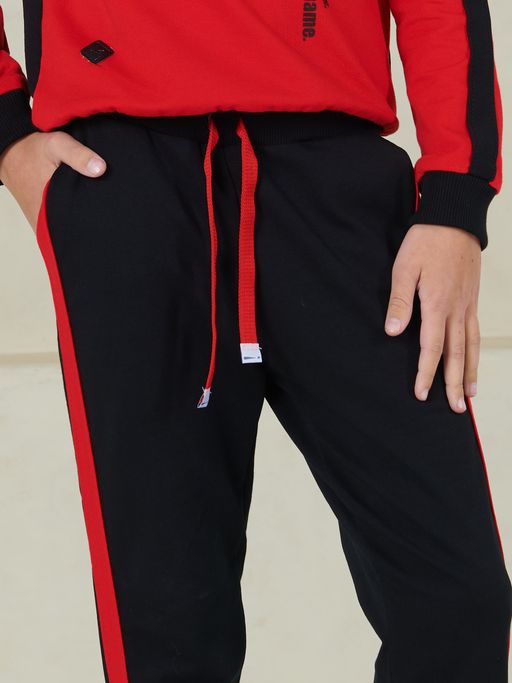 Костюм спортивный