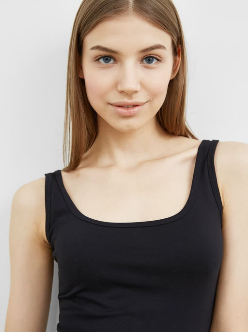 КОМПЛЕКТ ЖЕНСКИЙ (ТОП, ШОРТЫ) черный 442202 - Mark formelle фото 4