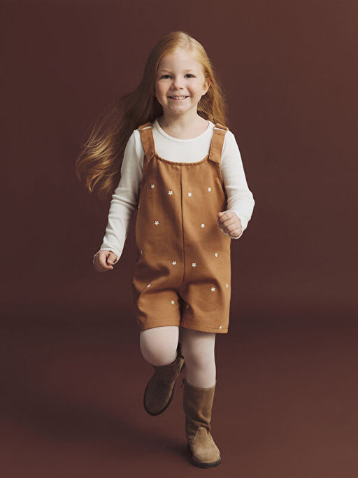 ?i?ekli K?z ?ocuk Salopet ve K?lotlu ?orap