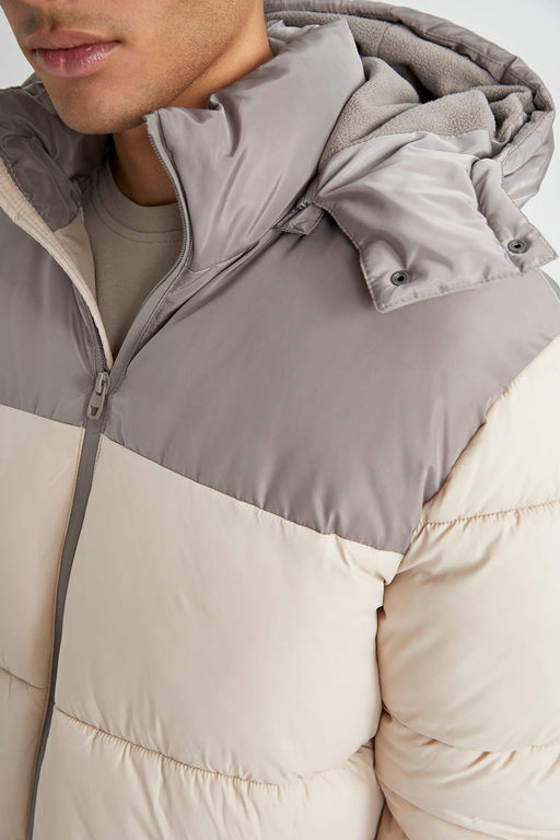 Водоотталкивающее пальто стандартного кроя с капюшоном на флисовой подкладке - Defacto фото 7