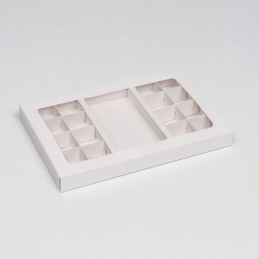 Цена за 2 шт. Коробка для 8 + 8 конфет + шоколад, с окном, белая 30×19.5×3 см