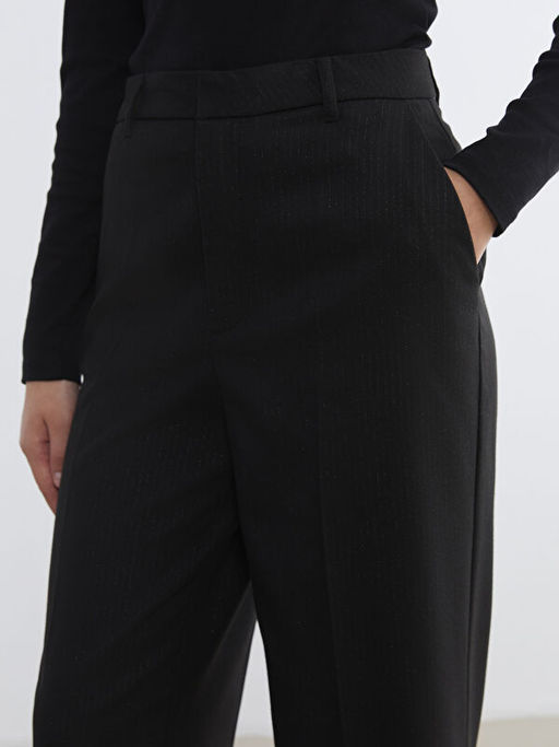 Standart Fit ?izgili Kad?n Pantolon