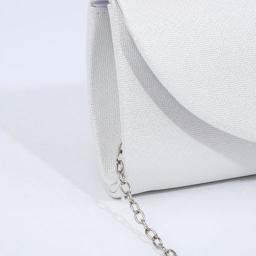 Сумка-клатч на магните, длинная цепь, цвет белый