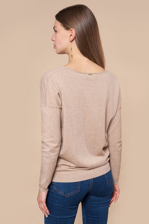 Джемпер тонкой вязки с декоративным орнаментом