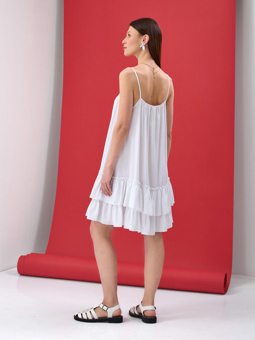 Платье на лямках с воланами из однотонного штапеля