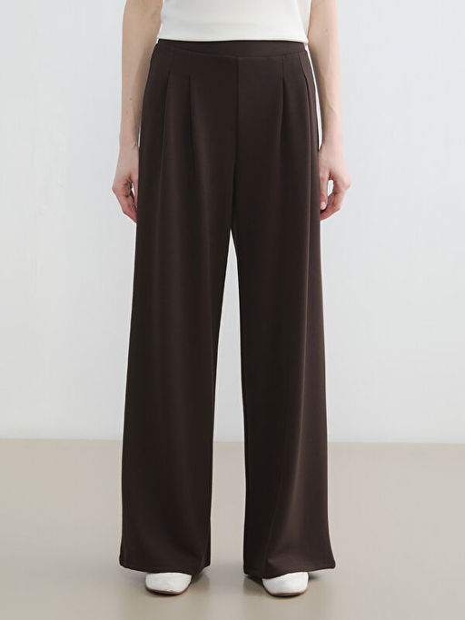 Standart Fit Kad?n Pileli Kuma? Pantolon