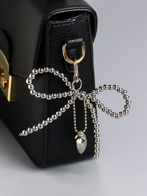 Цена за 2 шт. Брелок для ключей на карабине Бант и сердце, на сумку, рюкзак, под серебро, бусины d=0.5 см сердце 2.7?3?1.5 12?12?1.5 см - Simaland фото 2