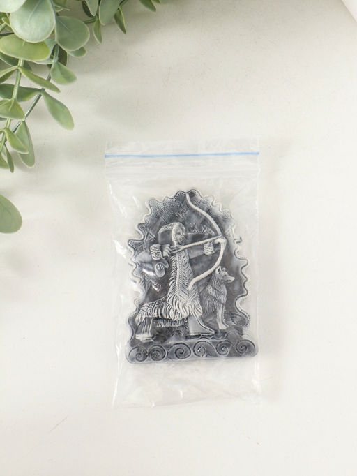 Магнит "Охотник с луком (барельеф)" 8 см