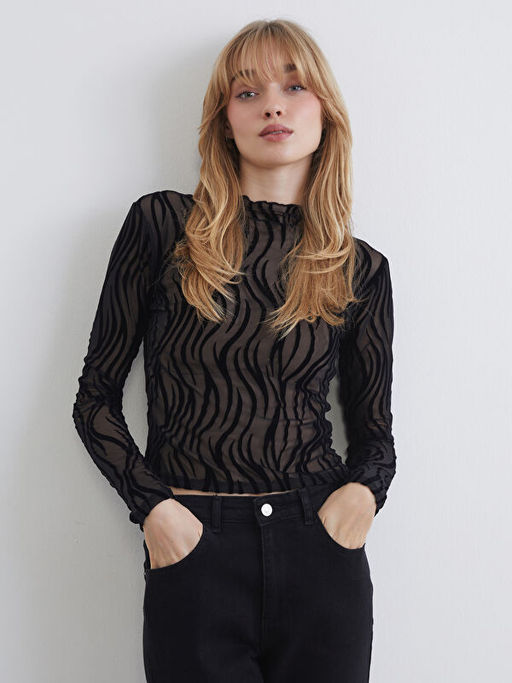 Dik Yaka Desenli Transparan Bluz