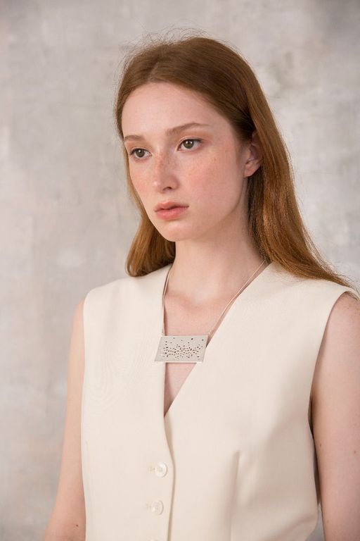 Ожерелье из металла с подвеской - Модные истории фото 4