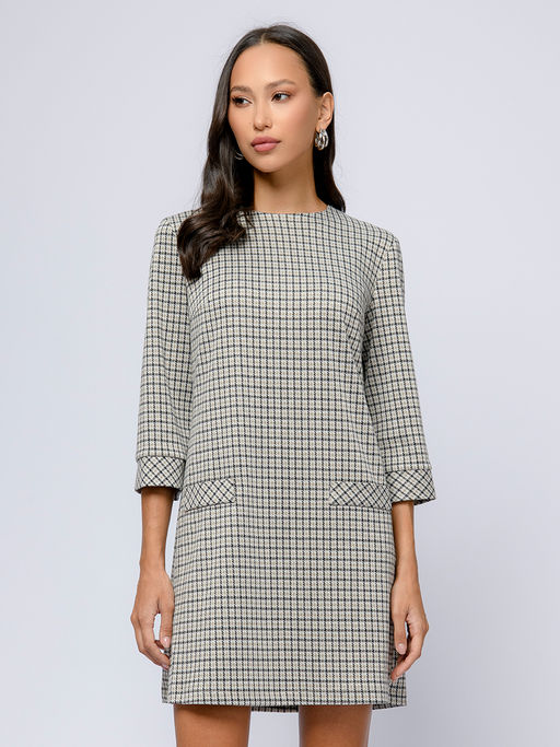 Платье бежевого цвета в клетку длины мини с рукавами 3/4