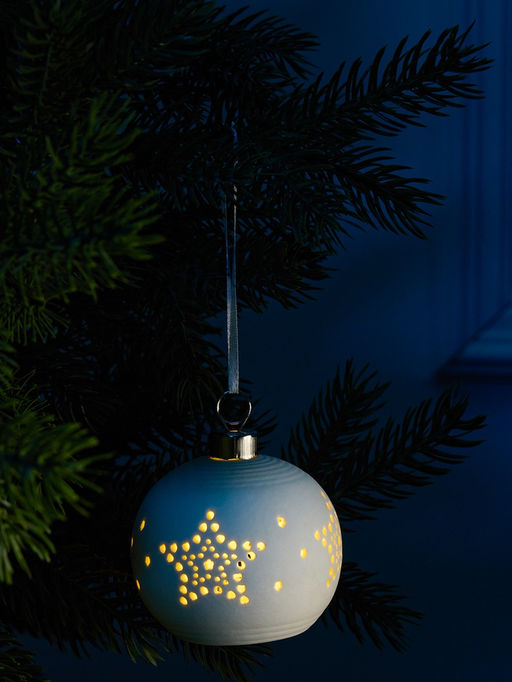 Ёлочный шар Звёздочки, 6.96.95.9 см, 1 LED, от батареек LR443, свечение тёплое белое