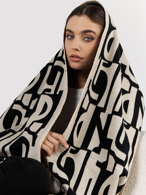 в составе ШЕРСТЬ  и КАШЕМИР Большой, мягкий, теплый  двусторонний палантин