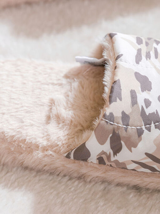 ??i T?yl? Kad?n Ev Terli?i