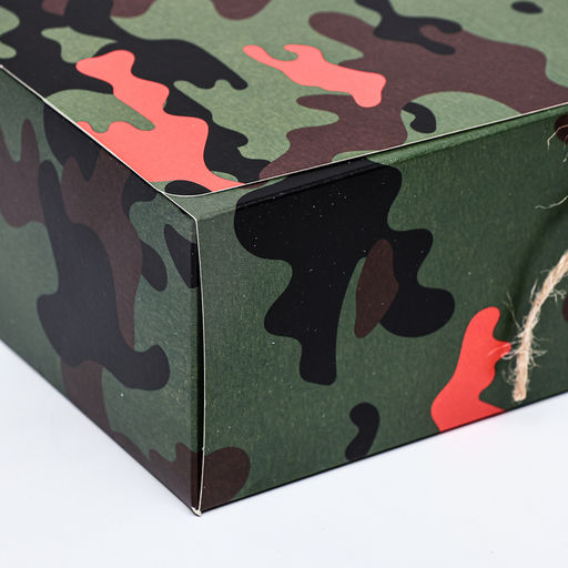 Коробка складная подарочная Непобедимому 31?24.5?8 см