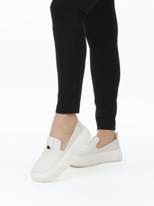 03-M37-15 MILK Полуботинки женские (натуральная кожа)