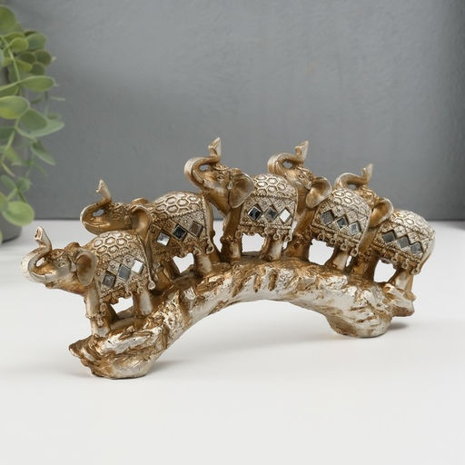 Фигурка полистоун «Пять слонов на камне в попонах с бахромой», 11×24.5×4.5 см