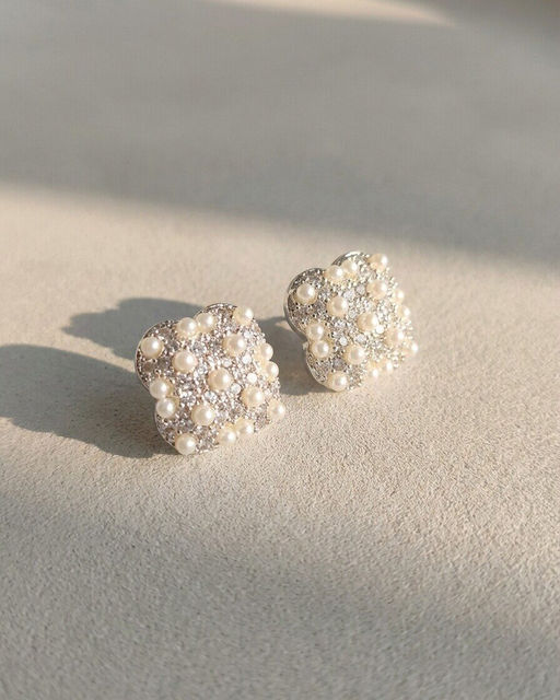 Стильные серьги