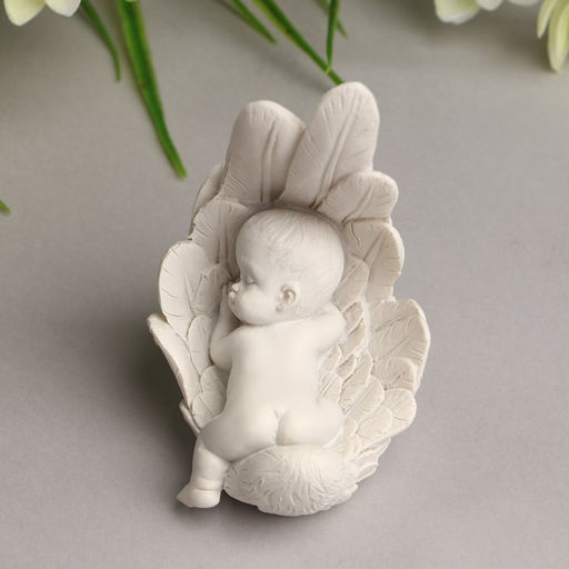 Фигурка полистоун «Малыш спящий в крыле», белый, 8.7×6×5.5 см