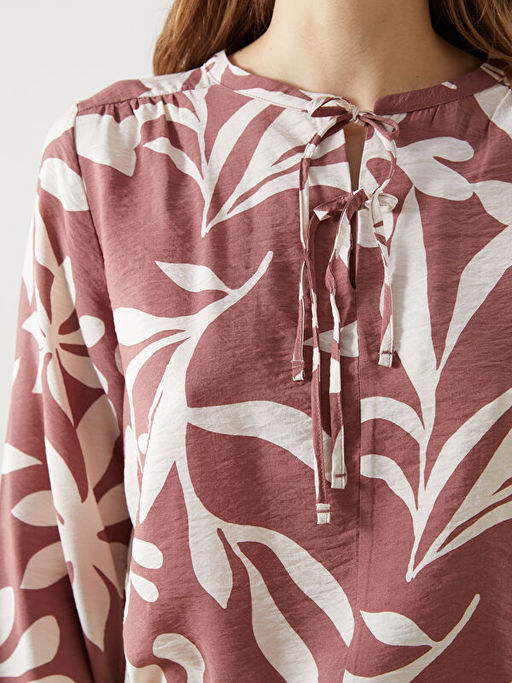 Ba?lamal? Yaka Desenli Kad?n Bluz