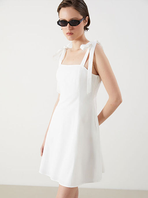 Kare Yaka Mini Elbise