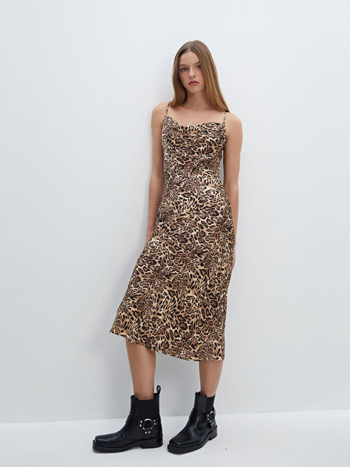 D?k?ml? Yaka Ask?l? Leopar Desenli Saten Elbise