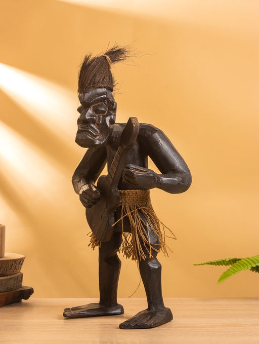 Сувенир «Абориген гитарист», 22×17×40 см, дерево