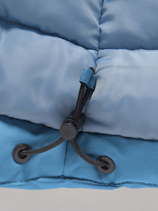 Парка зимняя подростковая для девочки с капюшоном и мехом бирюзового цвета 9534Br