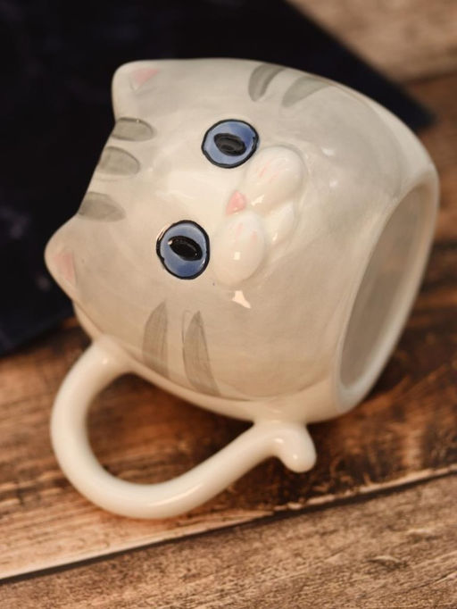 Кружка керамическая iLikeGift Blue eyed cat, grey (410 мл)