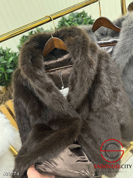 Шуба женская с капюшоном - Bruno фото 5