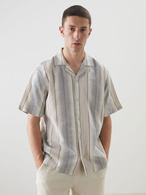 Regular Fit K?sa Kollu ?izgili Erkek G?mlek