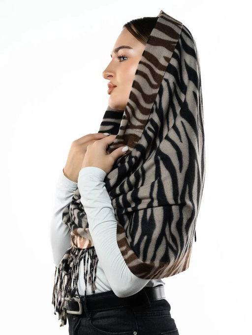 Яркий палантин с анималистичным принтом - Pretty mania фото 5