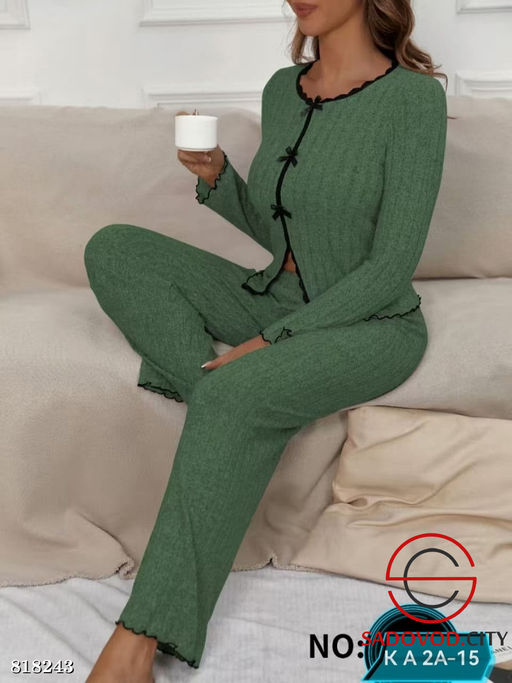 Женская пижама костюм (кофта и штаны)