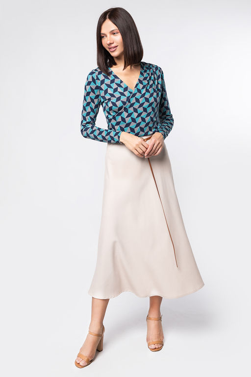 Блузка на запАх из трикотажной вискозы с эластаном