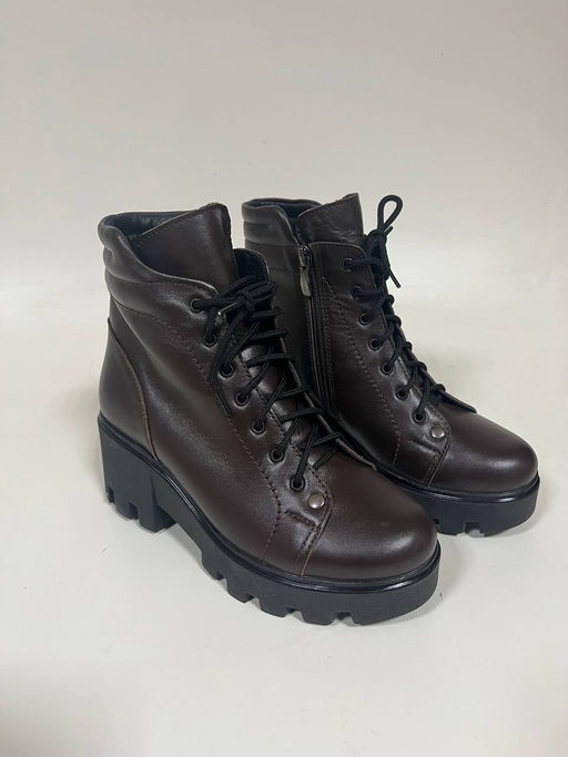 Коричневые ботинки и полуботинки