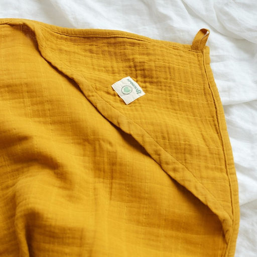 Полотенце уголок муслиновое Крошка Я, 75х75 см, цвет горчичный, 100% хлопок, 3-сл, 180 гр/м2  фото 3