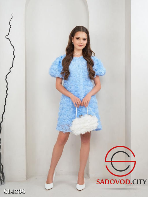 Платье с объёмными розами