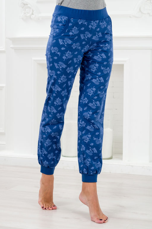 Брюки женские из кулирки на манжете Цветы на синем