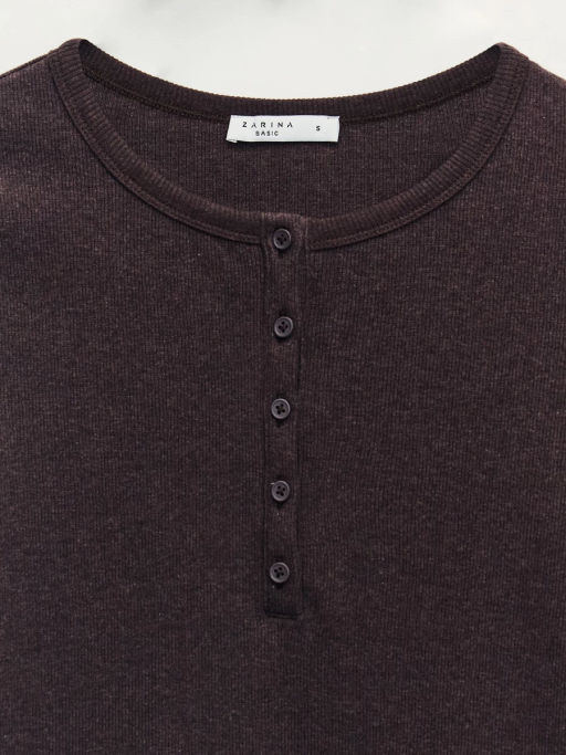 Лонгслив с застежкой на груди / Zarina  фото 9