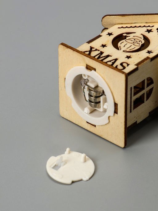 Ёлочная игрушка Домик со снеговиком, 6х4.5х4.5 см, от батареек, свечение тёплое белое - Luazon lighting фото 5