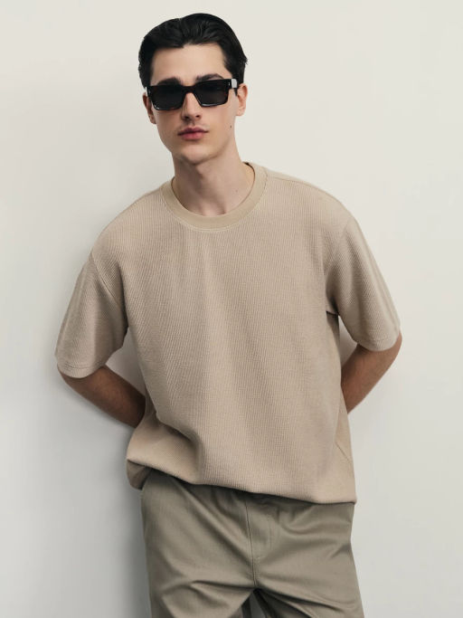 Футболка из фактурной ткани / Zarina