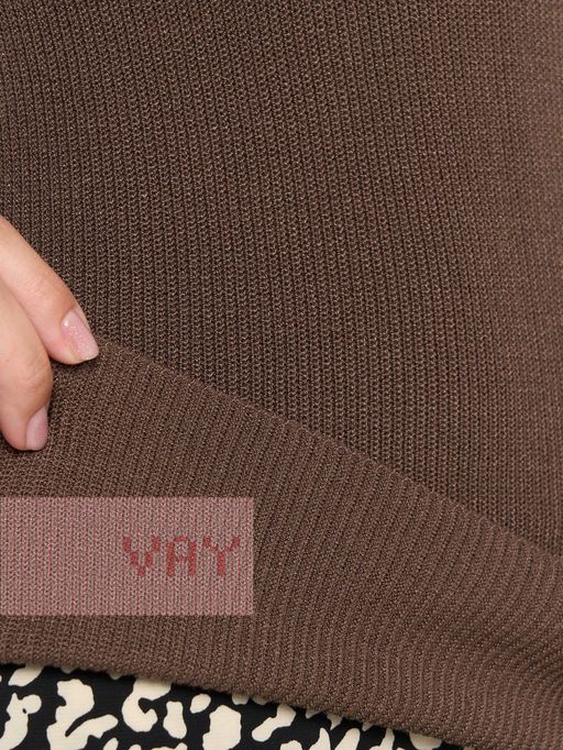 Джемпер женский 5232-41291. 34 т.коричневый