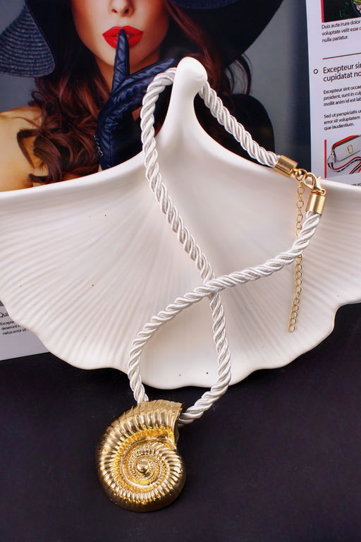 Колье  "Морская симфония" на шнурке + Подарок