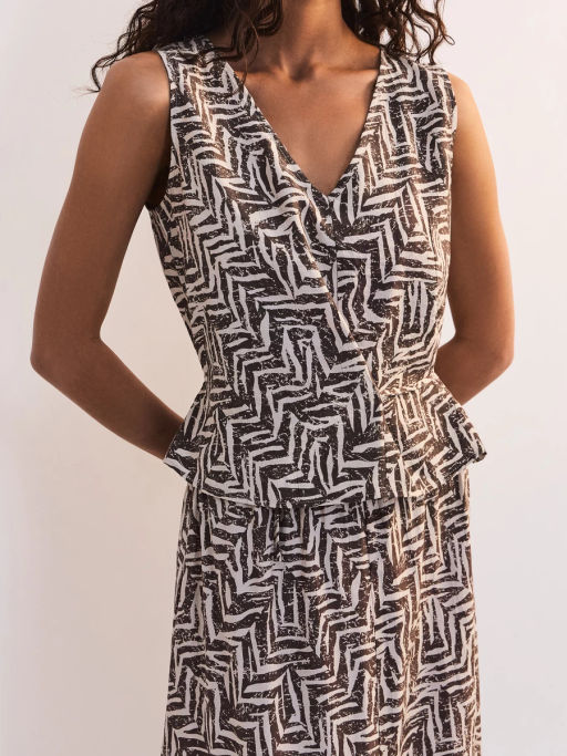 Блуза из вискозы с треугольным вырезом ZR2605012009-236 / Zarina