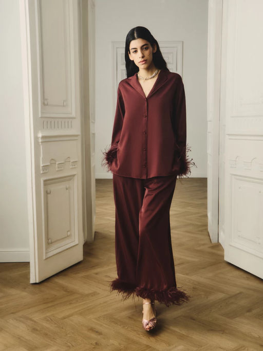 Блузка с английским воротником и перьями / Zarina