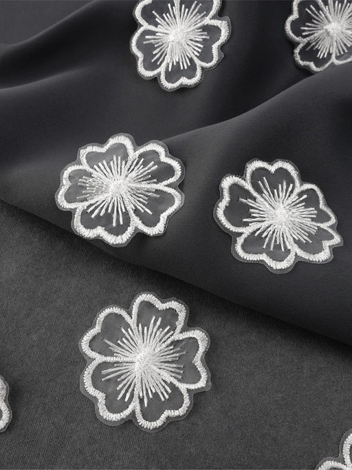 Цена за 2 шт. Аппликация для одежды «Цветок», текстильная, d=4.5 см, 10 шт., белая