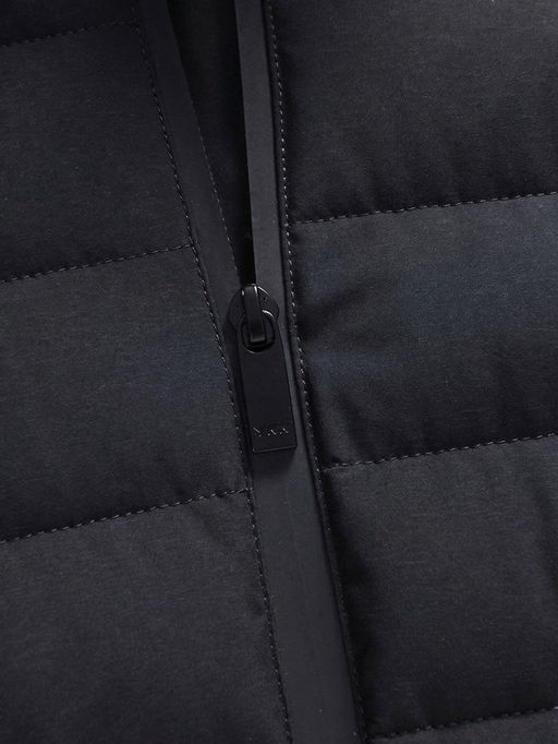 Куртка мужская стёганая с капюшоном с графеновой подкладкой черного цвета 9623_1Ch